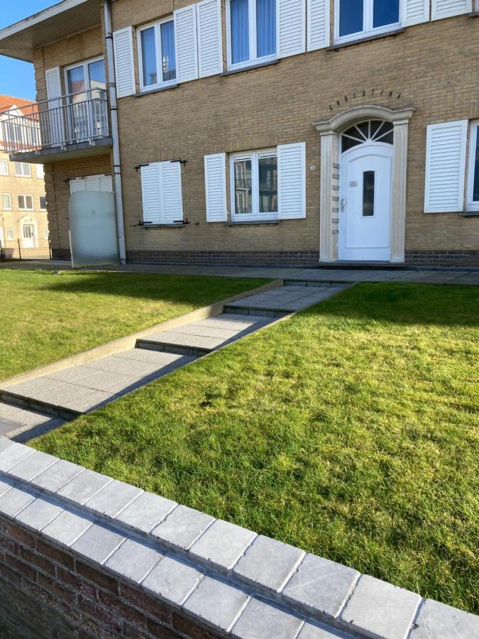 Christina Apartment Nieuwpoort Bagian luar foto